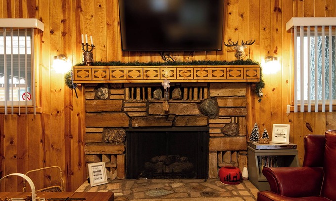 Wrightwood Cabina | The Cozy 2 bedroom Pineland Chalet