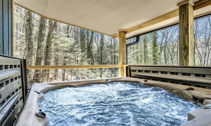 Gatlinburg - Pigeon Forge Cabaña | The Cozy Cove, Near River, $1089 FREE tickets each paid day, Dollywood and More!