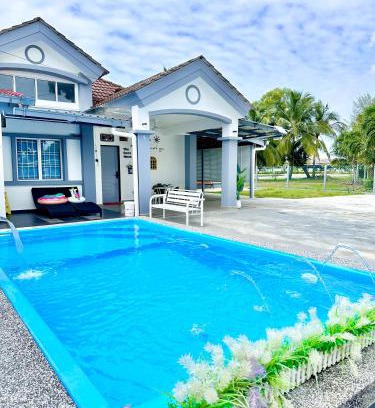 Sungai Pelek Casa | The Cozy Home with container house 5BR 20pax