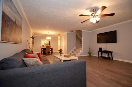 Conyers Casa | The Cozy Pearl Townhome - 10 mins to horse park
