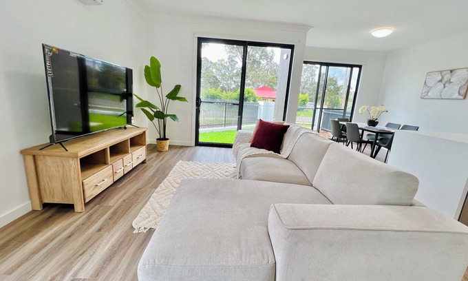 Austral Casa | The Cozy Retreat｜ Austral Brand Modern 4 Br Home