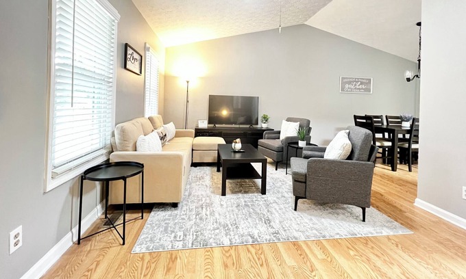Lawrenceville Casa | The Cozy Retreat - 3 BR/2 Baths - Convenient location of Lawrenceville