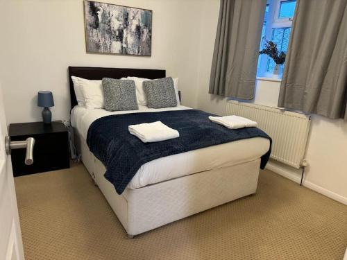 Atlantic Wharf Apartamento | The Cozy Stay, Sleeps 6 , 3 Parking Spaces, Private Garden Walking Distance to Cardiff Bay and City Centre Pets Welcome