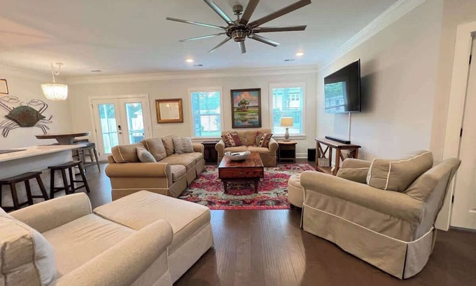 Charleston Casa | The Crab House: Built 2022. Huge property. Arcade.