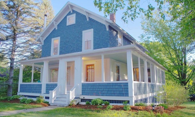 Bethlehem Casa | The Craftsman Farmhouse with Modern Flair