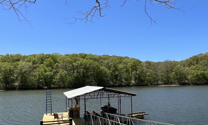 Sunrise Beach Cabina | The Creek Cove Cabin at LOTO