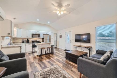Cedar Creek Casa | The Creek House