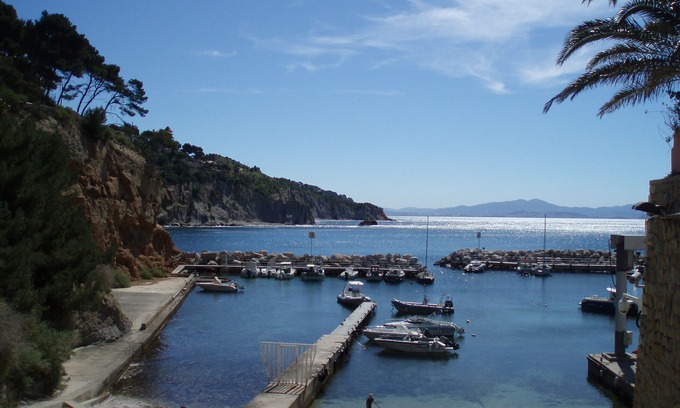 Ensues-la-Redonne Apartamento | Los arroyos, el mar, las caminatas y un hermoso apartamento con piscina.