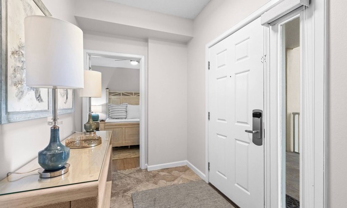 Miramar Condominio | The Crescent 206 by Scenic Stays
