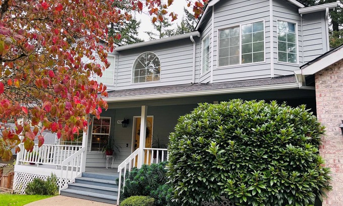 Corvallis Casa | The Crest and Bella Estates- Sleeps up to 21!