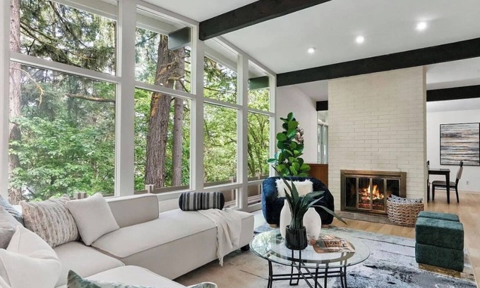 Corvallis Casa | The Crest House- a forested group retreat