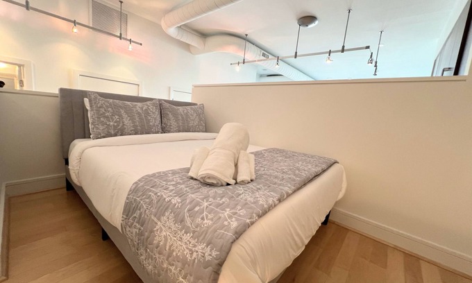McLean Apartamento | The Crestwood Loft~2BR 3Beds