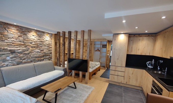 Leukerbad Apartamento | The Cristal apartment house is situated in a quiet location