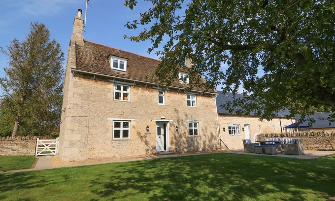 Fotheringhay Cabaña | THE CROFT FARM, pet friendly, luxury holiday cottage in Wansford