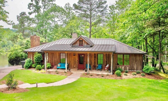Langston Mile Village Cabina | The Crossover, Family, Fishing, & Firepit Retreat
