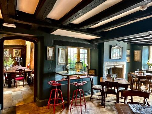 Shipton under Wychwood Hotel | The Crown at Shipton