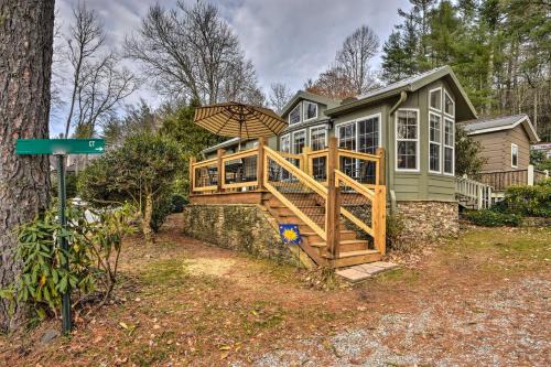 Highlands Casa | The Cubs Den Woodsy Highlands Home Hike and Ski!