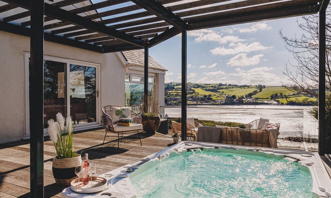 Teignmouth Chalet De Esquí | The Curlews - Villa junto al mar con spa grande (Teignmouth)