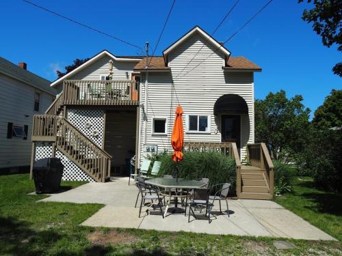 Frankfort Apartamento | The Cute & Cozy - Upper Apt - Great Location!