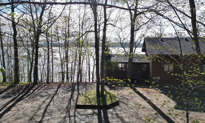 Deerwood Cabina | The Cuyuna "Retro Retreat" Family Lake Home