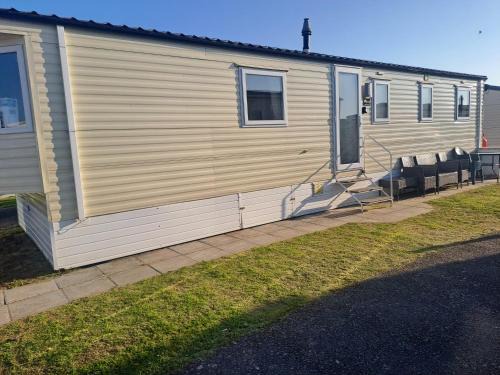 Porthcawl Otro | The Cwtch Caravan Trecco Bay