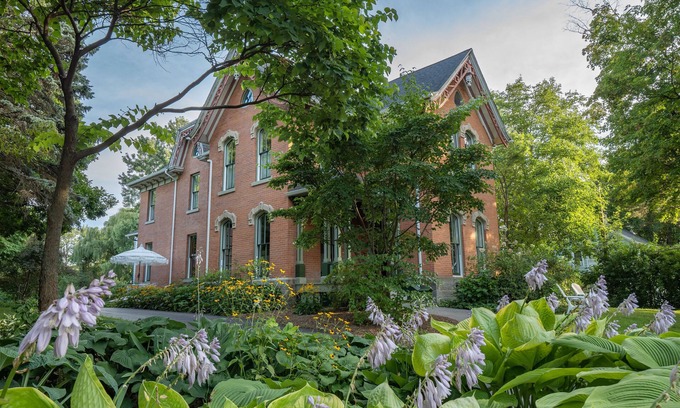 Dunkirk Casa | The Daisy Farm- A Victorian Manor on 79 acres w/ vineyards, gardens & hot tub