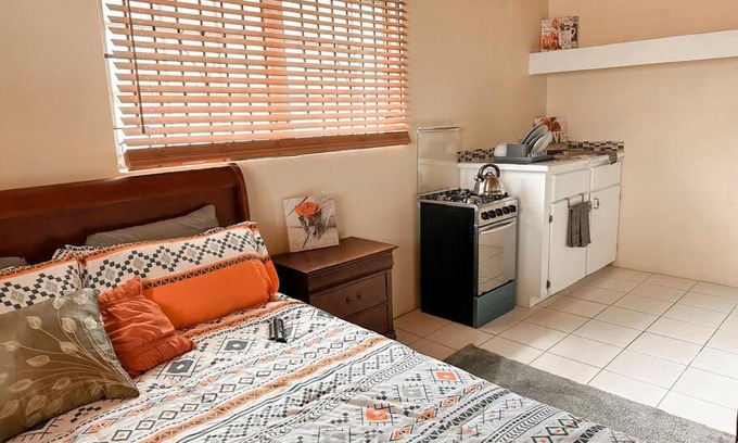 Nassau Apartamento | The Dames Studio Apartment