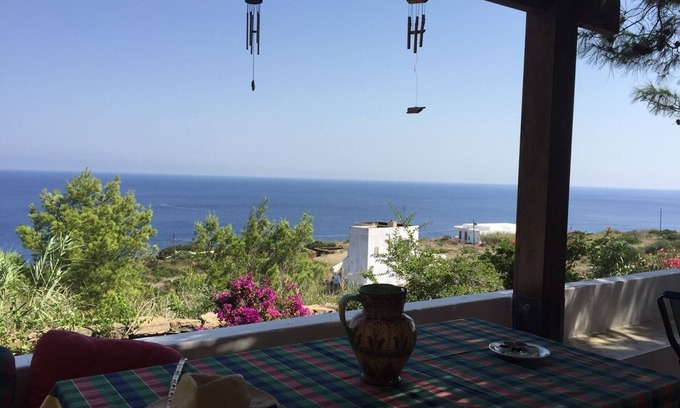 Pantelleria Casa | The dammuso of the pines, ancient Pantelleria dammuso