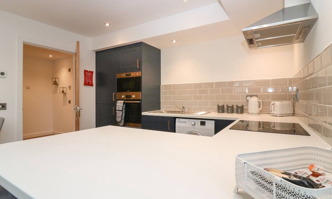 Keith Cabaña | The Dance Hall at The Institute Executive Apartments