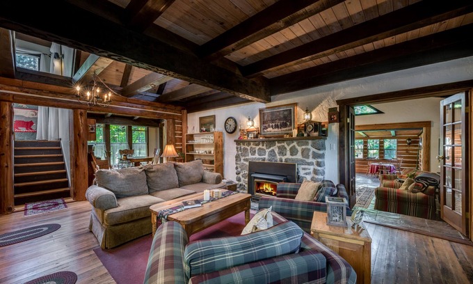 Placerville Casa | The Davies Family Inn