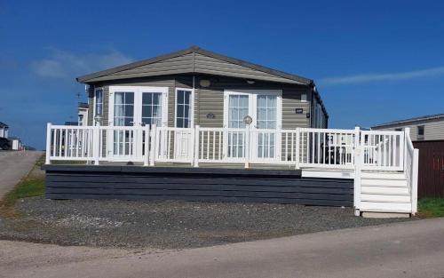 Morecambe Otro | The Dean's on the Lune