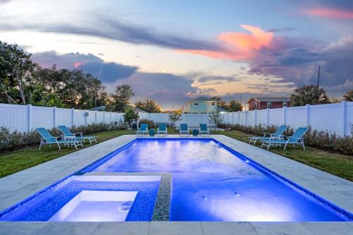 Delray Beach Casa | The Delray Twin Cottages Retreat 4 bedrooms Heated Pool and Spa Oasis