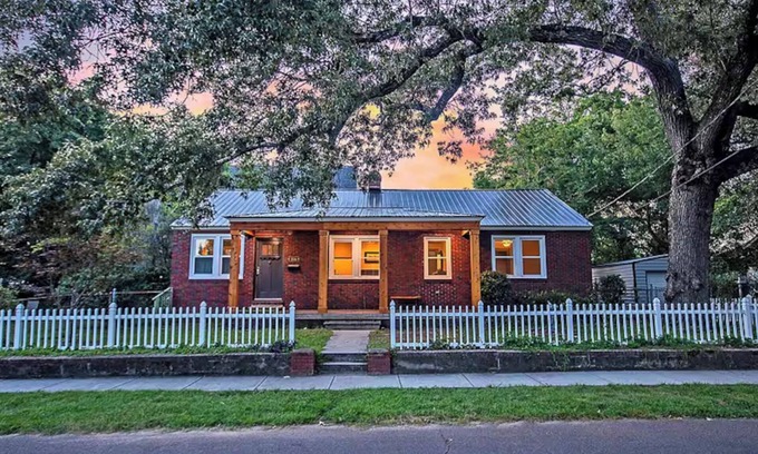 North Charleston Casa | The Delsey: family home steps away from Park Circle