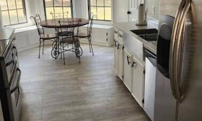 Cleveland Casa | The Delta Cottage