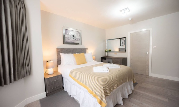 Reading Apartamento | De Lujo-Apartamento-Baño con bañera-Vista al Jardín