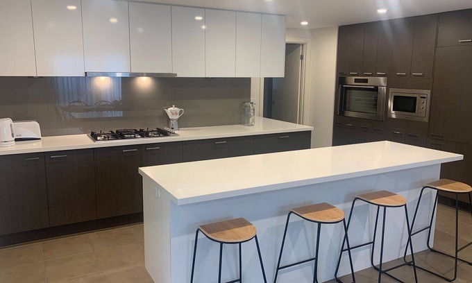 Portarlington Casa | The Deluxe Holiday - Spacious with Landscaped Gardens