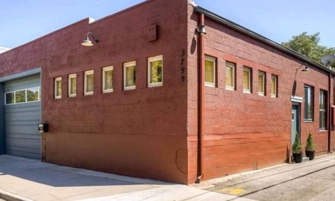 Cole Casa | The Denver Superloft! Industrial 2BD/2BA Sleeps 4!