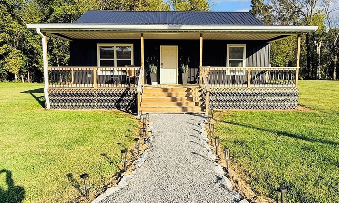 Jamestown Hotel | The Dock House Lake Retreat – Family-Friendly with Private River Access
