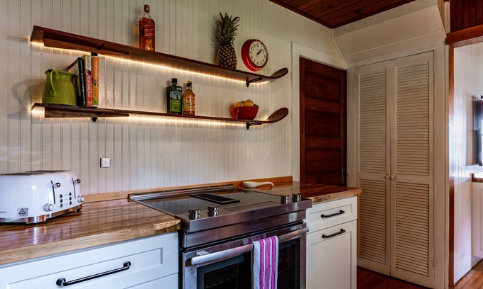 Clear Lake Cabaña | The Doctors Cottage - Vacation Back In Time