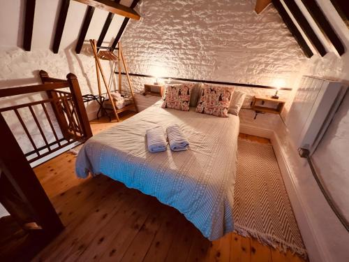 Mere Casa | The Dog House, Mere