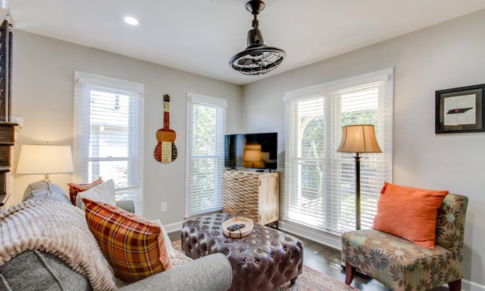 Hillsboro West End Casa | The Dolly★Explore Hillsboro Village on foot★Free Parking, 9 mins to downtown!