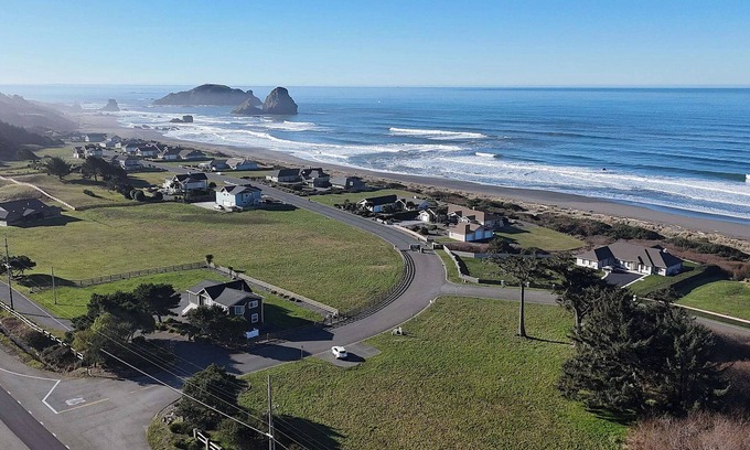 Smith River Cabaña | The Driftwood Cottage by The Sea