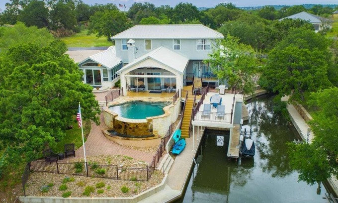 Horseshoe Bay West Casa | The Driftwood Retreat | Concierge Services
