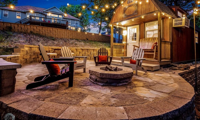 Bentonville Casa | The Drop Inn: Trailside Tiny Home in the Heart of Bentonville