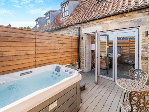 Sneaton Casa | The Drunken Carpenter's Cottage