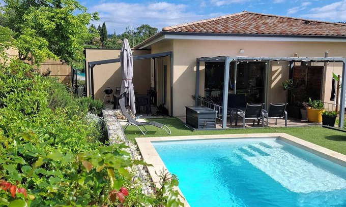 Ucel Casa | The dugradus butterfly house
