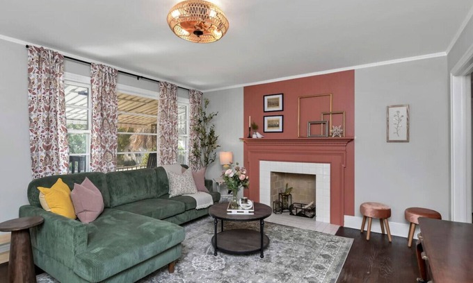 Eau Claire Casa | The Duke | 3BR 1 BA | Pet Friendly!