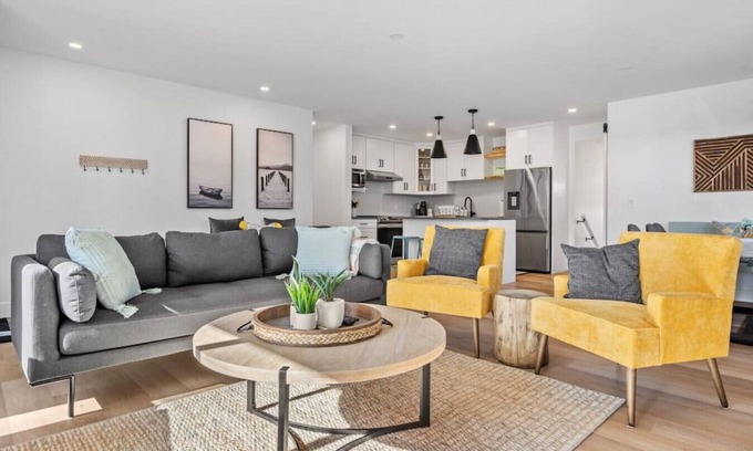Southeast Calgary Apartamento | The Duke | Spacious | Upscale | Close to DT