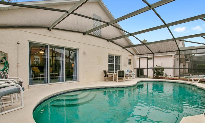 Lake Berkley Casa | The Eazy Breezy House - 4BR w/Heated Pool
