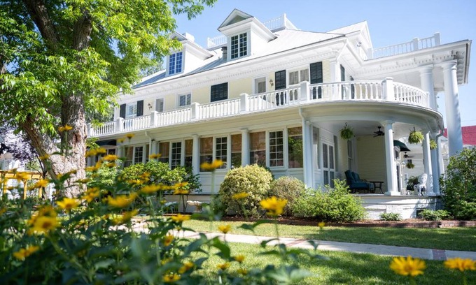 Edenton Cama Y Desayuno | The Edenton Collection-The Granville Queen Inn